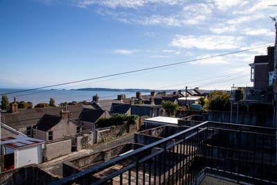 2 bedroom flat in brynmill, swansea Main Photo