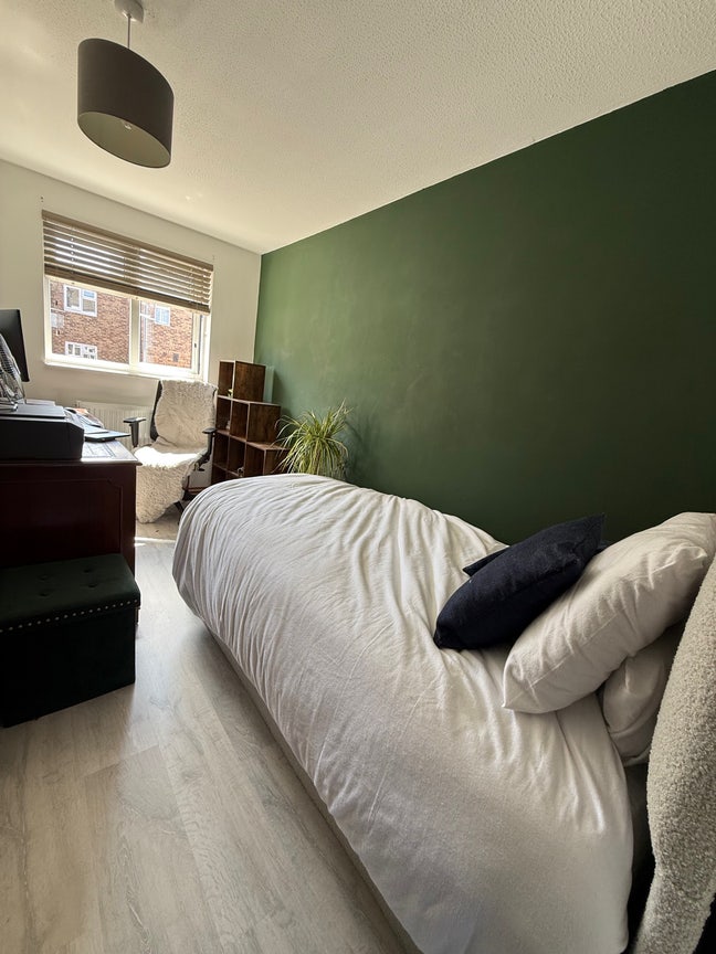 &pound;650pcm Single Room, Turnford.  Main Photo