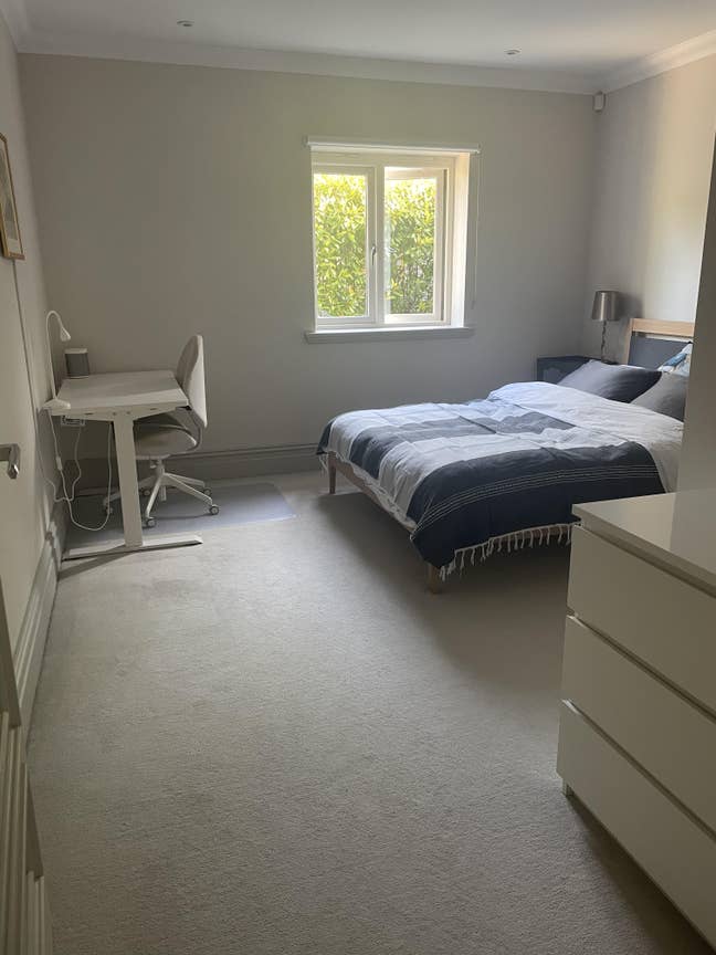 Spacious room with bathroom in quiet location Main Photo