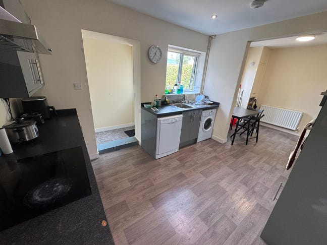 Spacious Room Available for Single Occupancy Main Photo