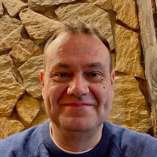 Professional Male seeks a single or double room Main Photo