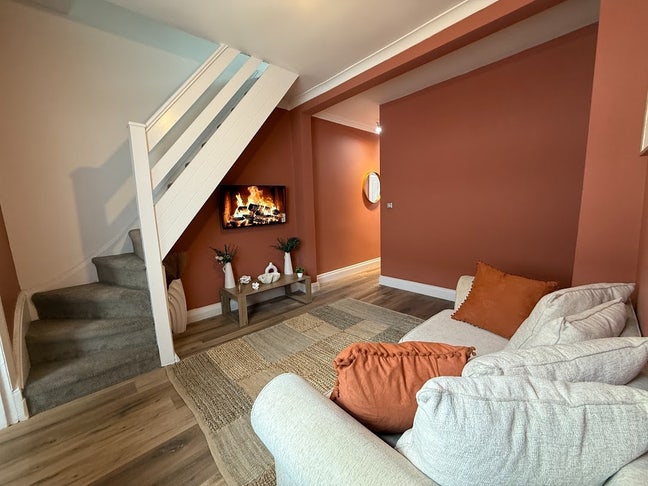 Modern 3-Bed House Near Anfield  Main Photo