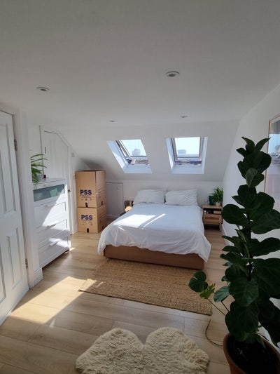 Loft studio in shared house E5 - long term let Main Photo
