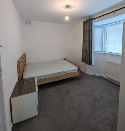 Spacious 3-Bedroom House with Double Reception Main Photo