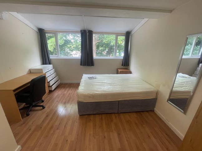 Bouble Ensuite Room Close to Brunel University  Main Photo