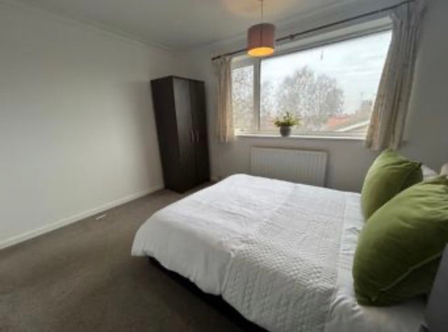 Double W/Parking - Available Aug (12AC - CT) Main Photo