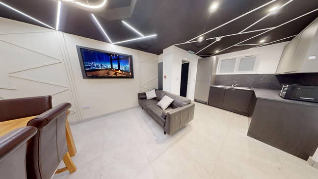 Brand New 6-Bed En-Suite House - All Bills Include Main Photo