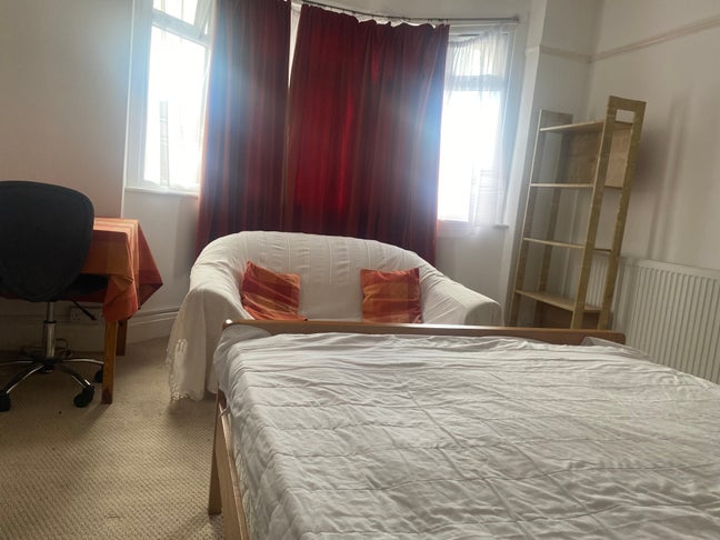  Spare Room @Headington 750pcm  -Short Let Welcome Main Photo