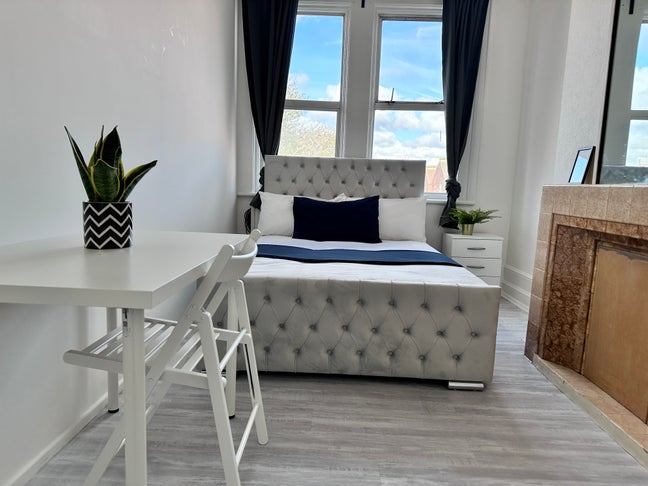 Brigth Double Room Quiet House w/Garden Main Photo