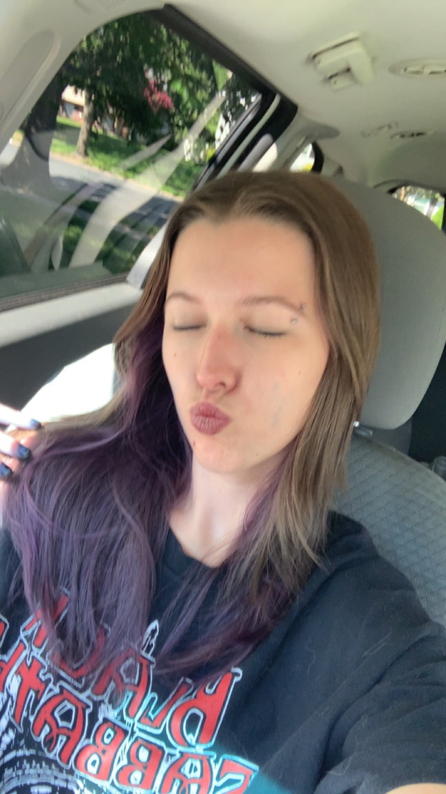 I'm Alex—looking for room (+ buddyup) near UofG <3 Main Photo