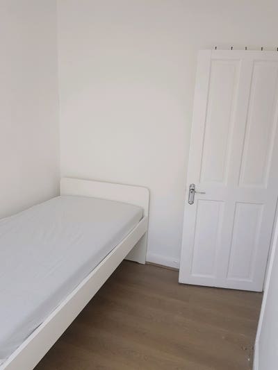 Low Deposit Option!-L4 Superb Single Room Main Photo