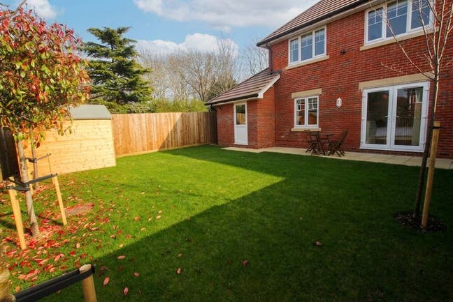 Lovely furnished room in East Reading Main Photo