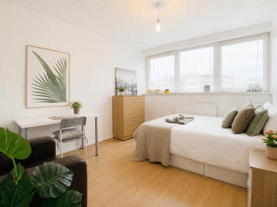 💡Big Room in Limehouse 💡Great Size Great Price ✨ Main Photo