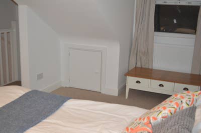 Amazing top floor conversion flat in Shooters Hill Main Photo