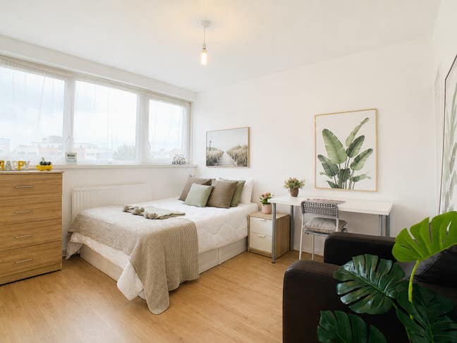 💡Big Room in Limehouse 💡Great Size Great Price ✨ Main Photo
