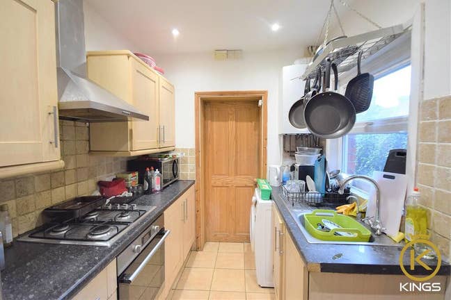 Double Room in Student House Main Photo