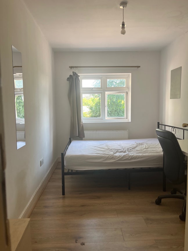 2 Rooms to let in St Margaret’s/Richmond area Main Photo