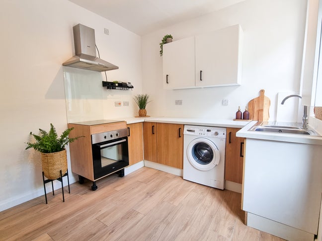 2-Bed Property for Rent in Stairfoot, Barnsley S71 Main Photo