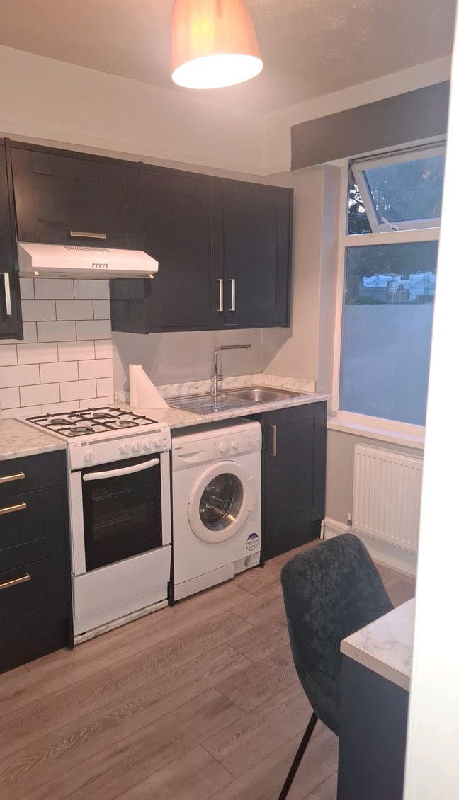 Studio To Let.  Main Photo