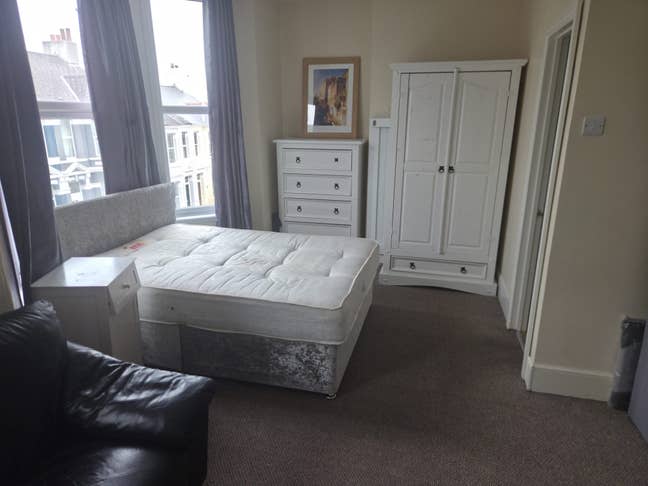Sunny En-Suite Double in Professional Plymouth HMO Main Photo