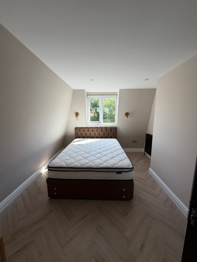 Luxury Double Bedrooms with BILLS included Main Photo
