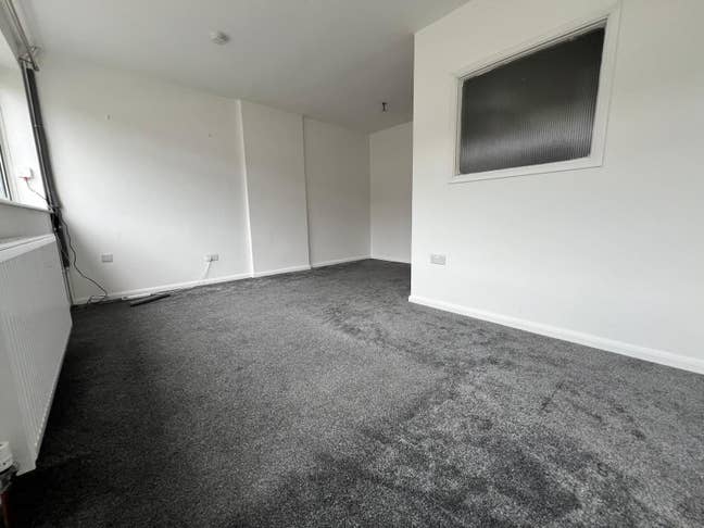 Bedroom1 @ &pound;660 & Bedroom2 @ &pound;740 & Bedroom3 @ 680 Main Photo