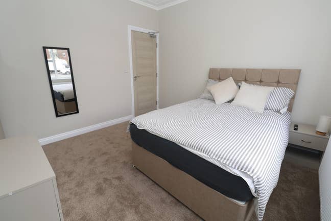 Lovely 3 bed house share at 26 Fletcher St Main Photo