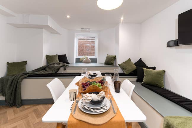 Brand New Rooms | ENSUITES | Salford  Main Photo
