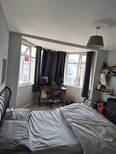 🏡 Spacious Fully Furnished Double Room HA0 🏡 Main Photo