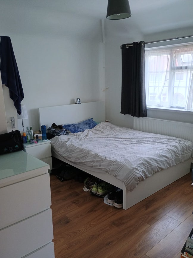 A well Presented Double Room with En Suite Main Photo