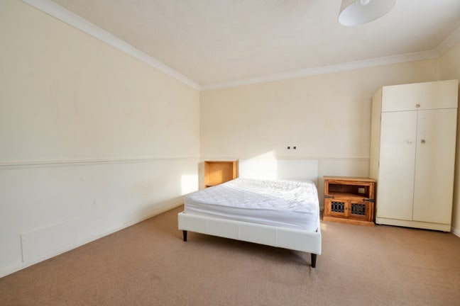 Student Room Availiable Main Photo