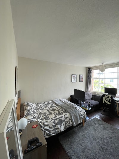 Large Double, Short term Sublet: 3/09/26 -13/09/26 Main Photo
