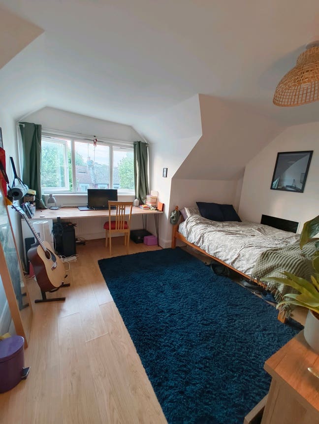 Huge, Bright Room in Lovely House (Sep->Jan/Feb) Main Photo
