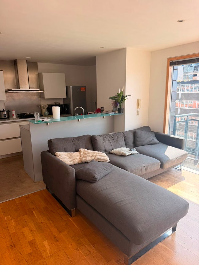 Flatmate Wanted – City Centre Apartment Main Photo
