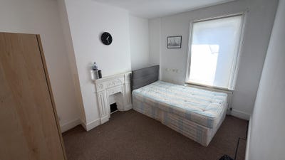 DSS - Double Room Available in Cheshunt EN8 Main Photo