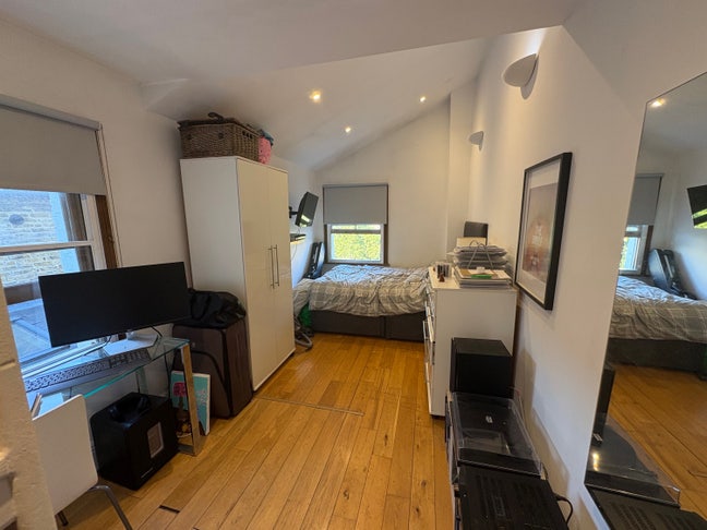 Double bedroom in Clapham Common Main Photo