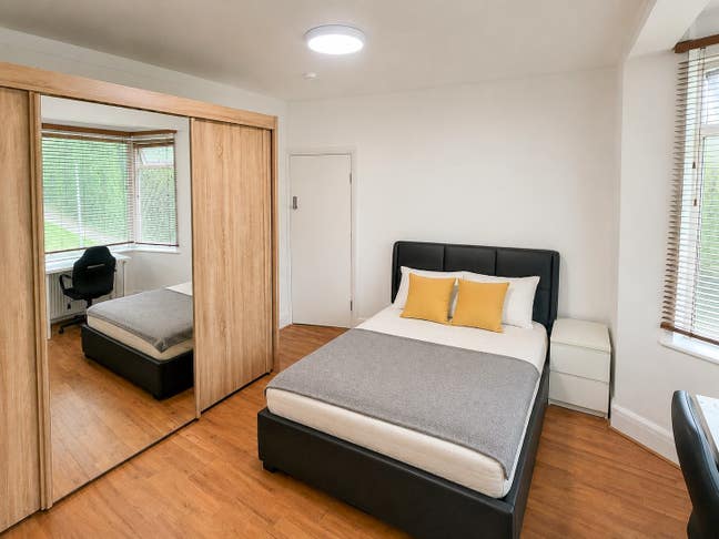 Double Rooms Available – Hendon Main Photo