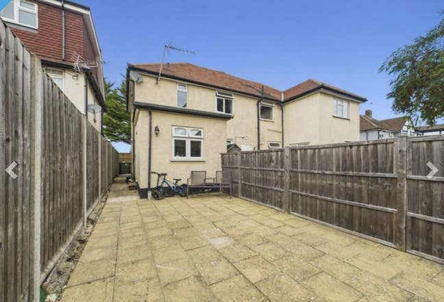 1 Bed End Terrace, London Road, TW14 Main Photo