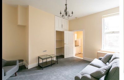 Double bedroom available  Main Photo