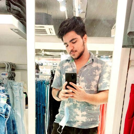 21 year old Male seeks a single or double room Main Photo