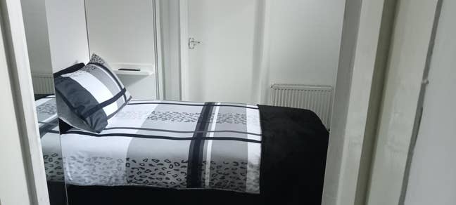 Bright and comfortable ensuite bedroom  Main Photo