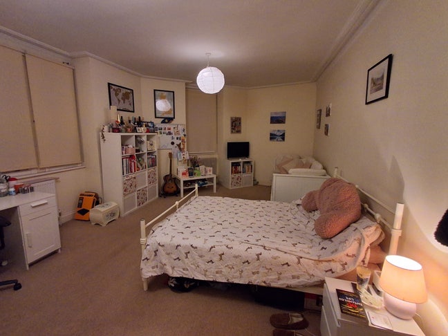 2 beautiful massive rooms in our Herne Hill flat Main Photo