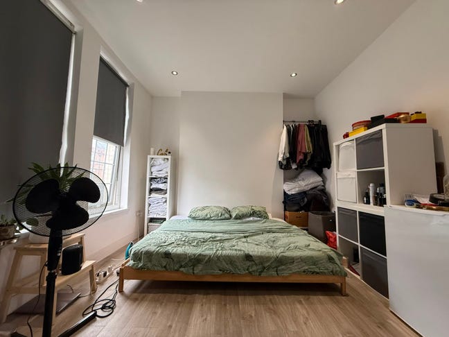 Studio to Rent inc All Bills Except Council Tax Main Photo