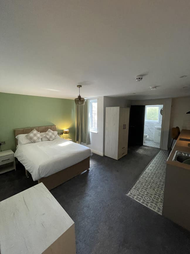 Luxury Studio Rooms Availabe in Popular Location Main Photo