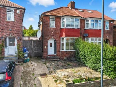 🏡 Spacious Ground Floor Family Flat with Garden & Main Photo