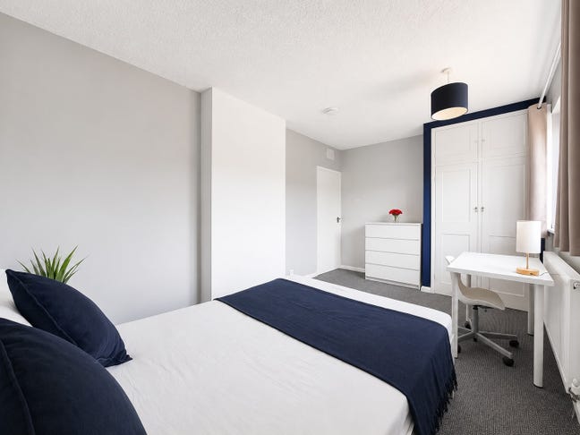 Huge Double 5 Mins Walk to Wimbledon Tube! Main Photo