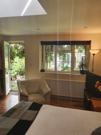 Cosy -Studio Flat  in garden of main house  Main Photo