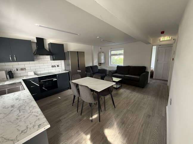 New House Share Sutton Hill- DSS / UC Welcome  Main Photo