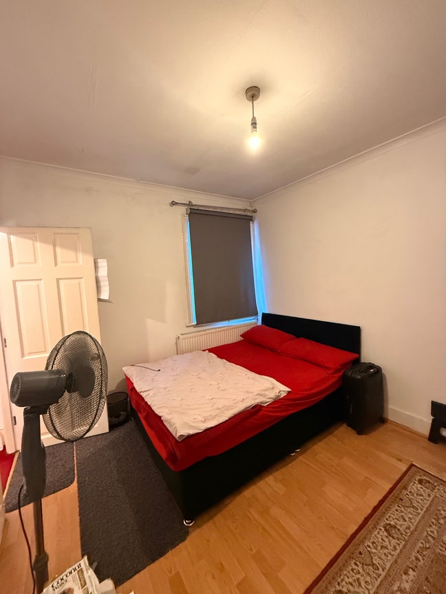 Double Room Available Main Photo