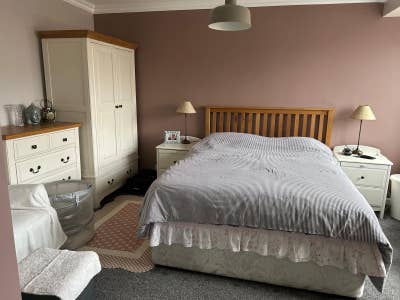 Spacious En-Suite with Office Area for a Lodger Main Photo